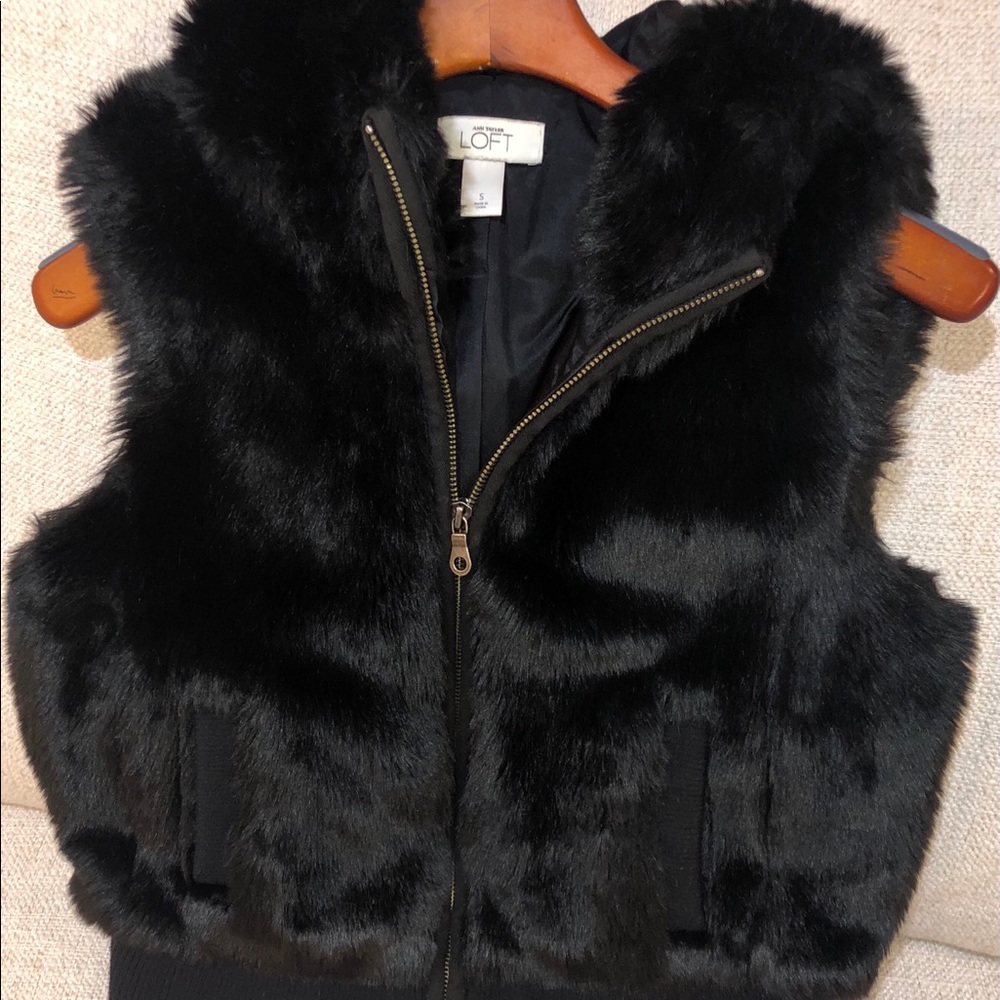 Ann Taylor Loft, Black Faux Fur Vest, Size Small